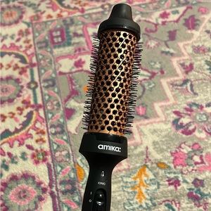 Amika Blowout Babe Thermal Round Brush